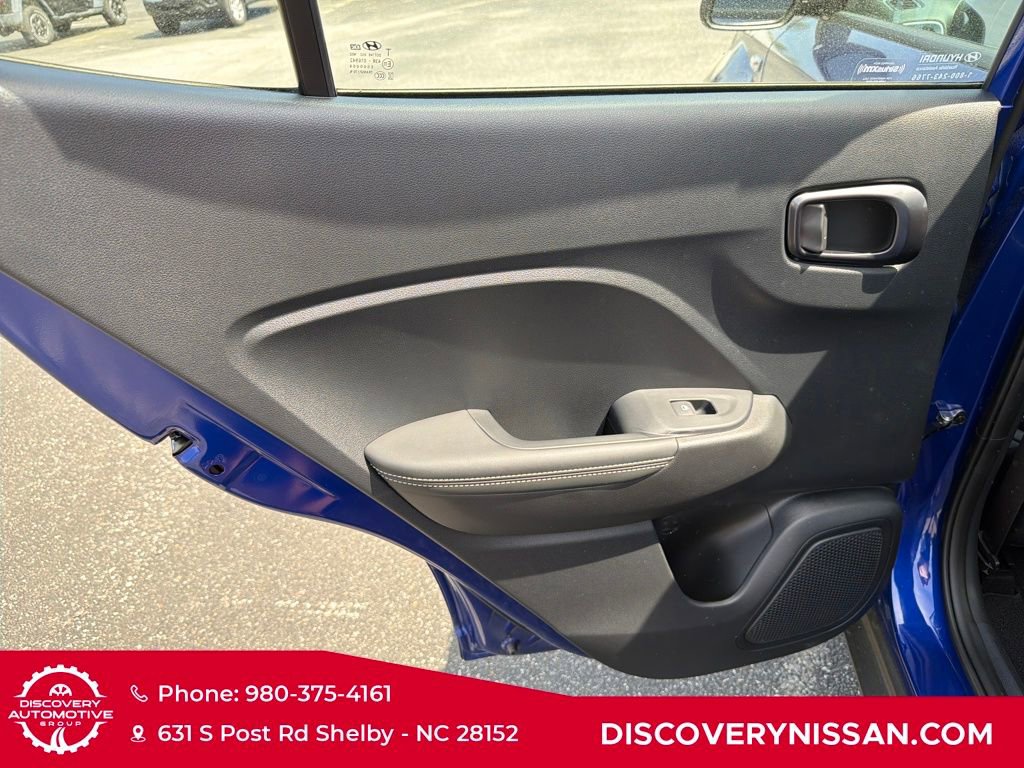 Used 2023 Hyundai Venue Limited image 28