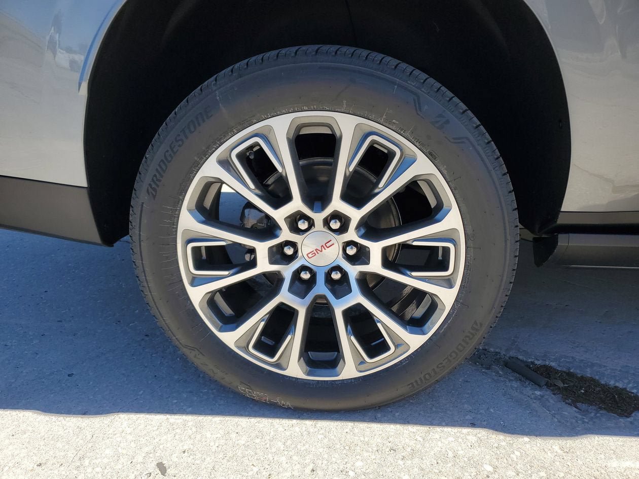 New 2026 GMC Yukon XL Denali w/ Sun & Power Step Package AWD/4WD image 6