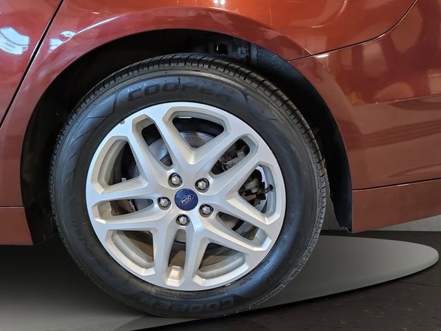 Used 2015 Ford Fusion SE FWD image 23