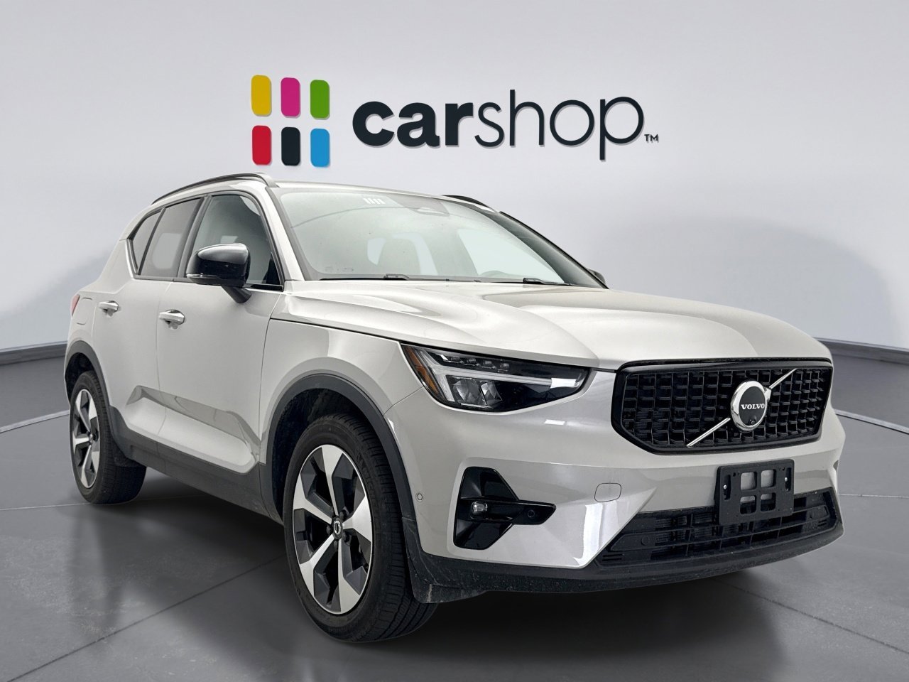 Used 2025 Volvo XC40 B5 Plus AWD/4WD image 7