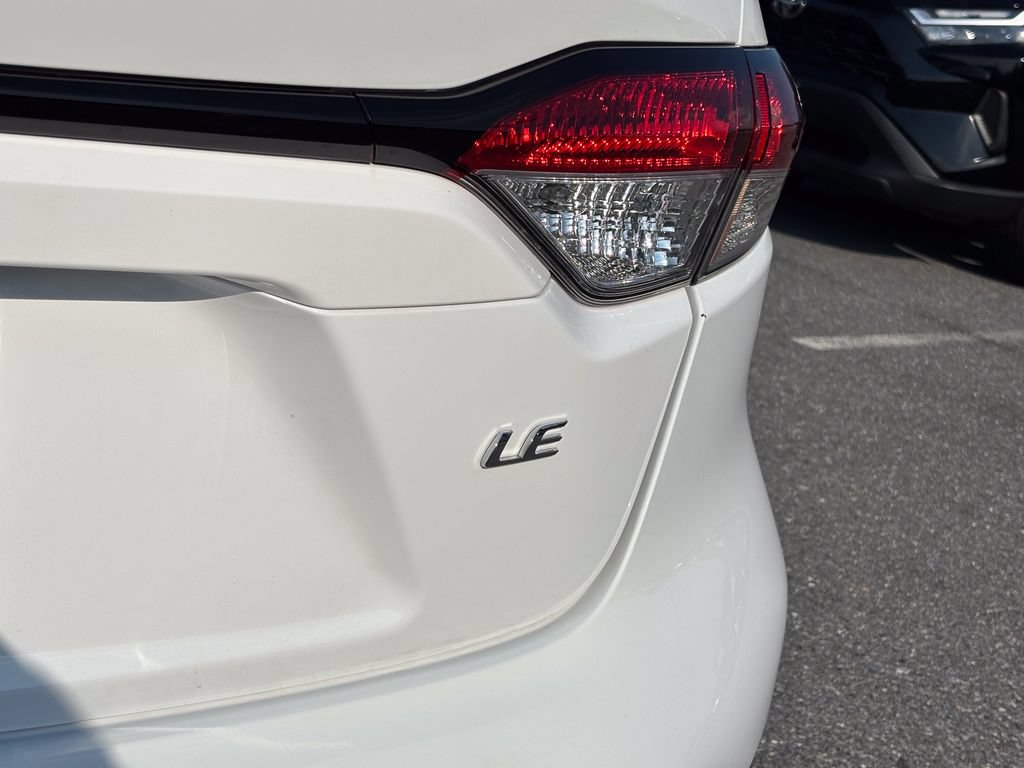 Certified 2025 Toyota Corolla LE w/ LE Premium Package FWD image 15