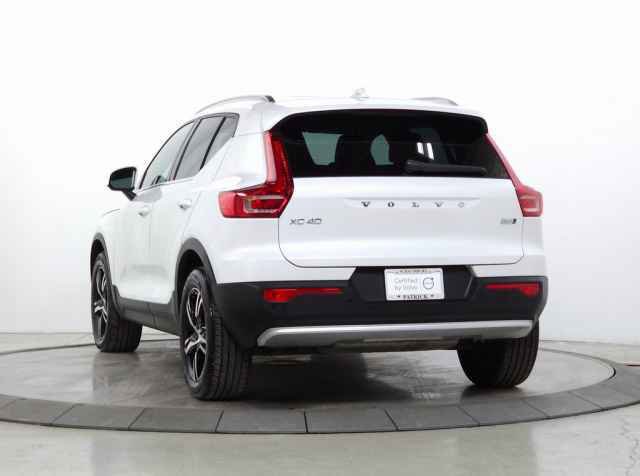 Certified 2025 Volvo XC40 B5 Core image 6
