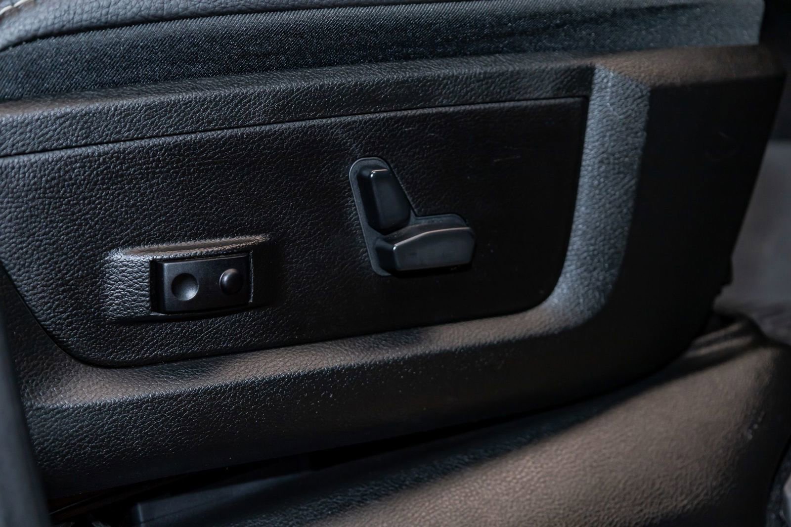 Used 2023 RAM 3500 Limited image 32