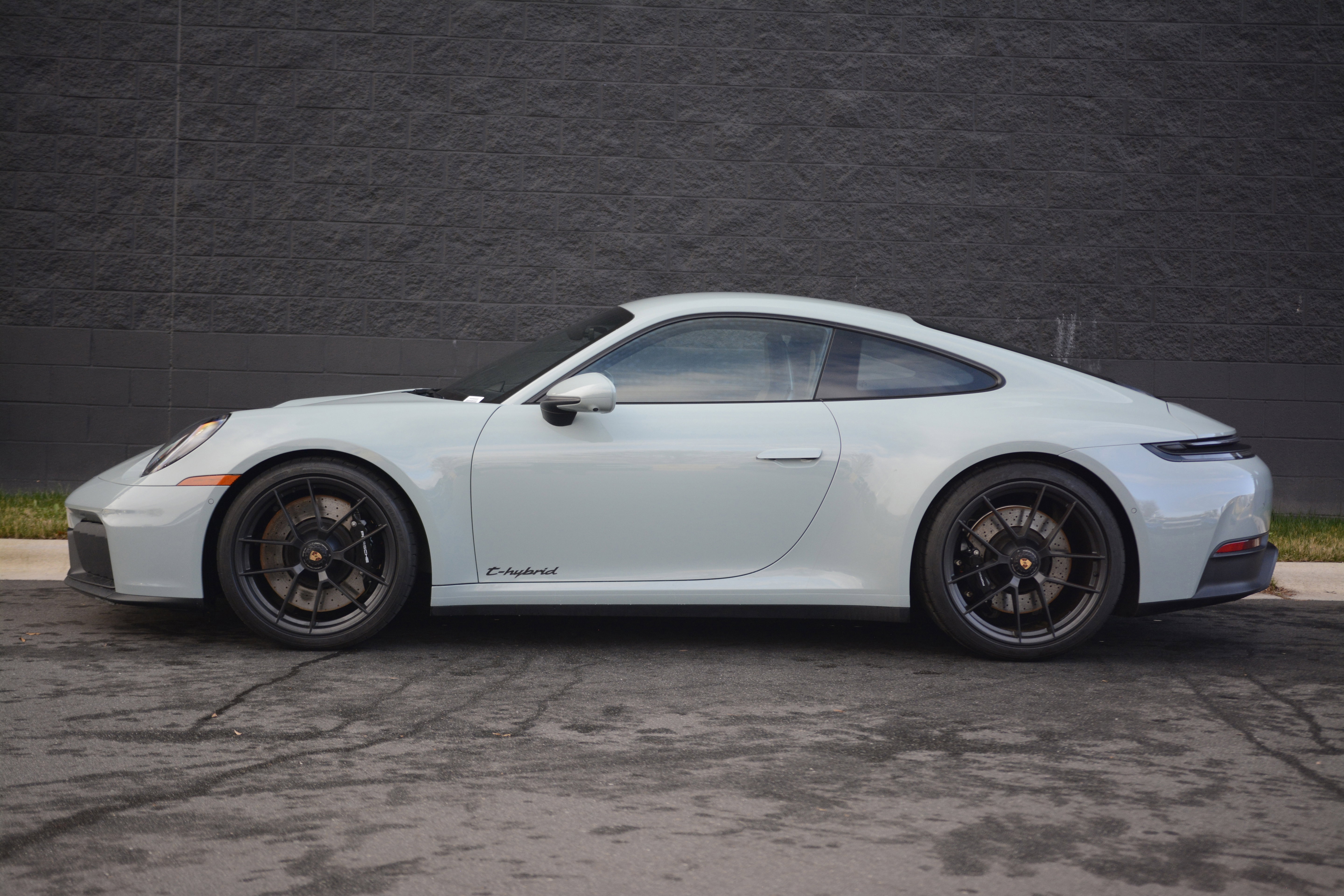 Certified 2025 Porsche 911 Carrera GTS RWD image 2