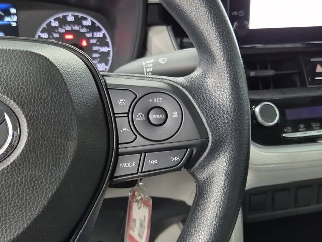 Used 2024 Toyota Corolla Cross L image 25