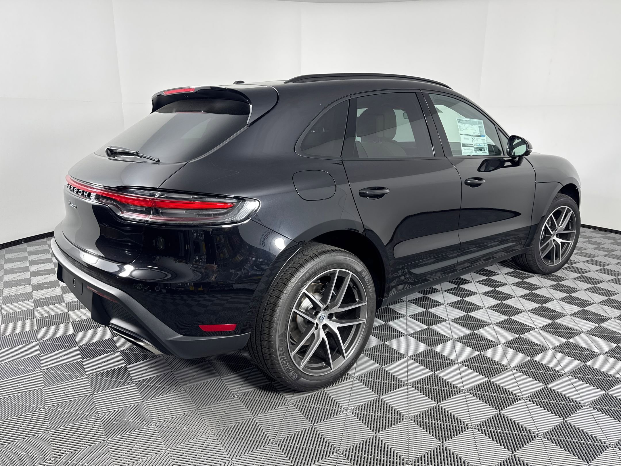 Certified 2026 Porsche Macan image 7
