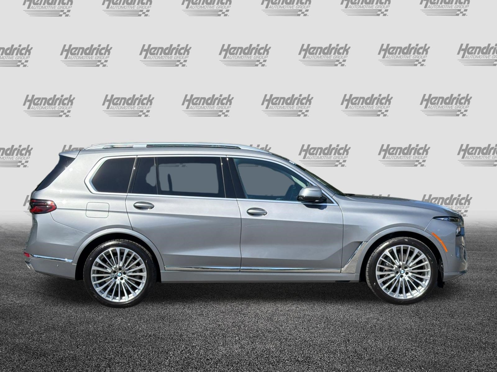 Used 2026 BMW X7 xDrive40i AWD/4WD image 3