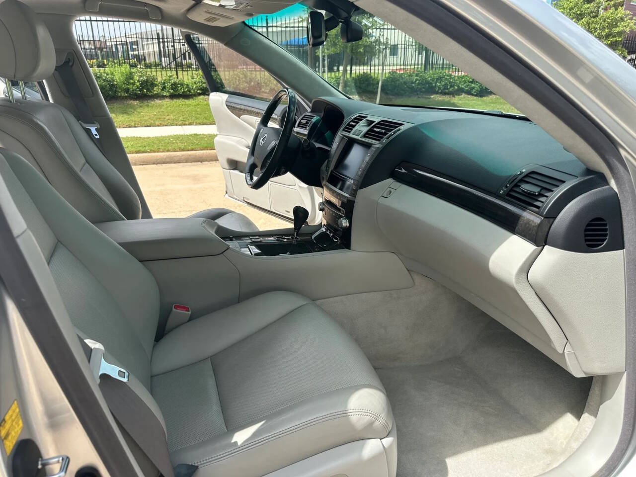 Used 2011 Lexus LS 460 L w/ Rear Seat Upgrade Pkg AWD/4WD image 13