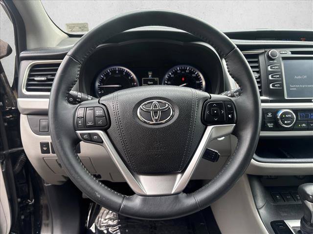 Used 2016 Toyota Highlander XLE AWD/4WD image 14