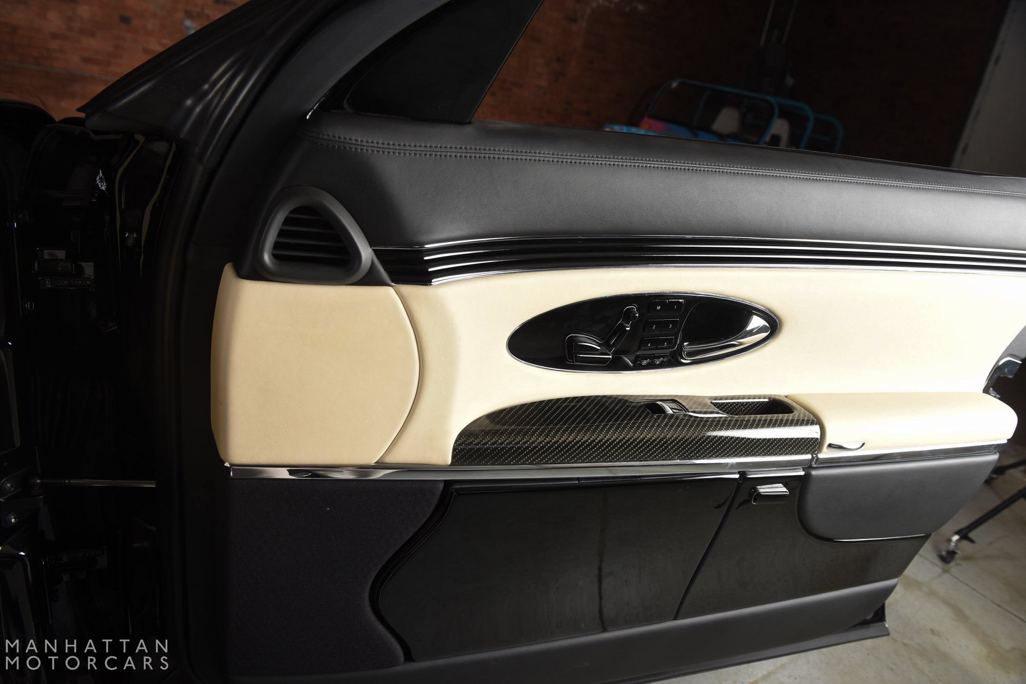 Used 2009 Maybach 62 S RWD image 30
