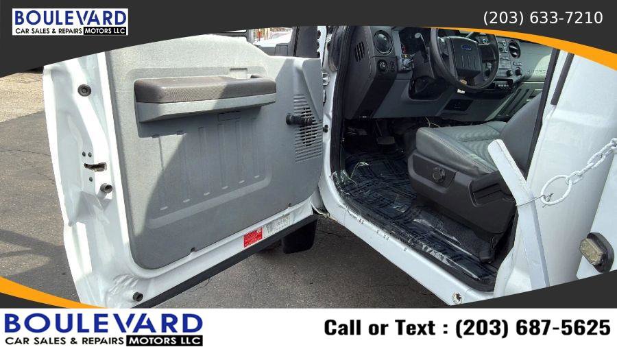 Used 2015 Ford F550 4x4 Regular Cab Super Duty image 26