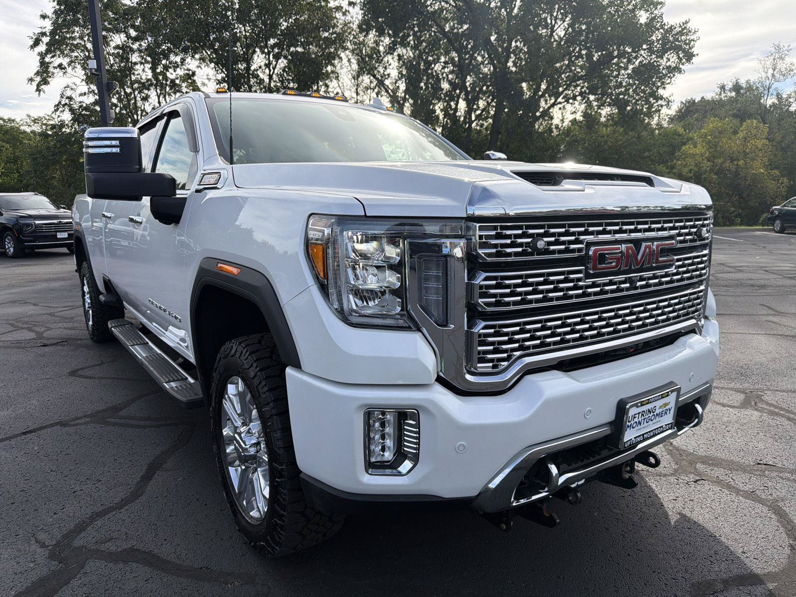 Used 2023 GMC Sierra 3500 Denali w/ Denali Ultimate Package AWD/4WD image 7