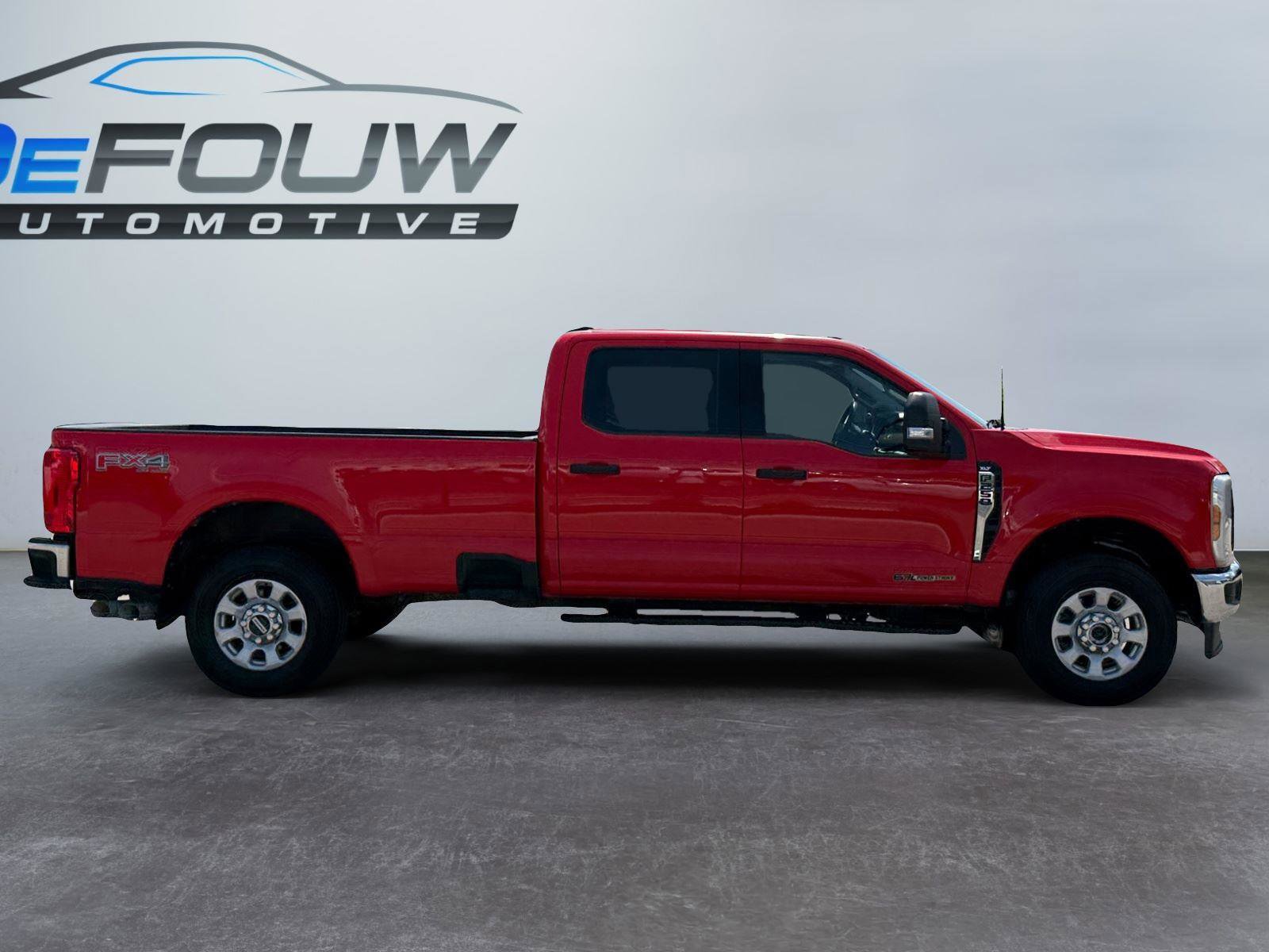 Used 2024 Ford F250 XLT AWD/4WD image 2