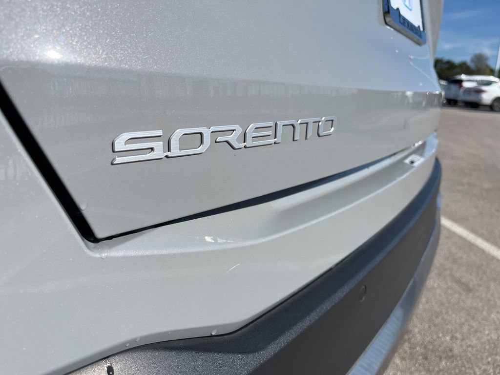 Used 2025 Kia Sorento SX image 8