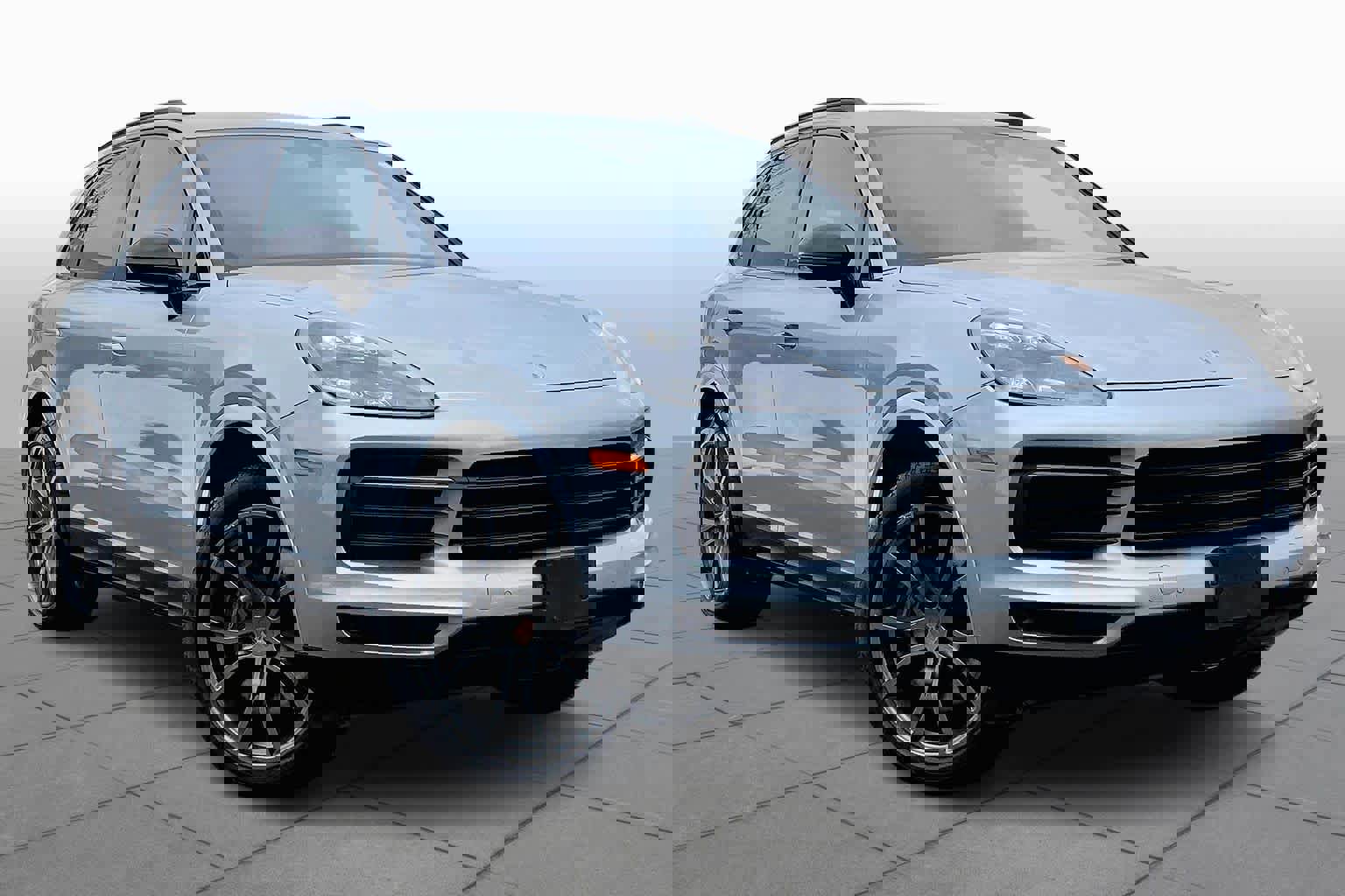 Used 2021 Porsche Cayenne image 2
