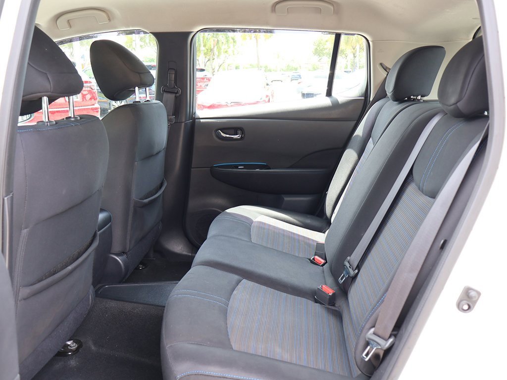 Used 2018 Nissan Leaf SV w/ SV Technology Package image 32