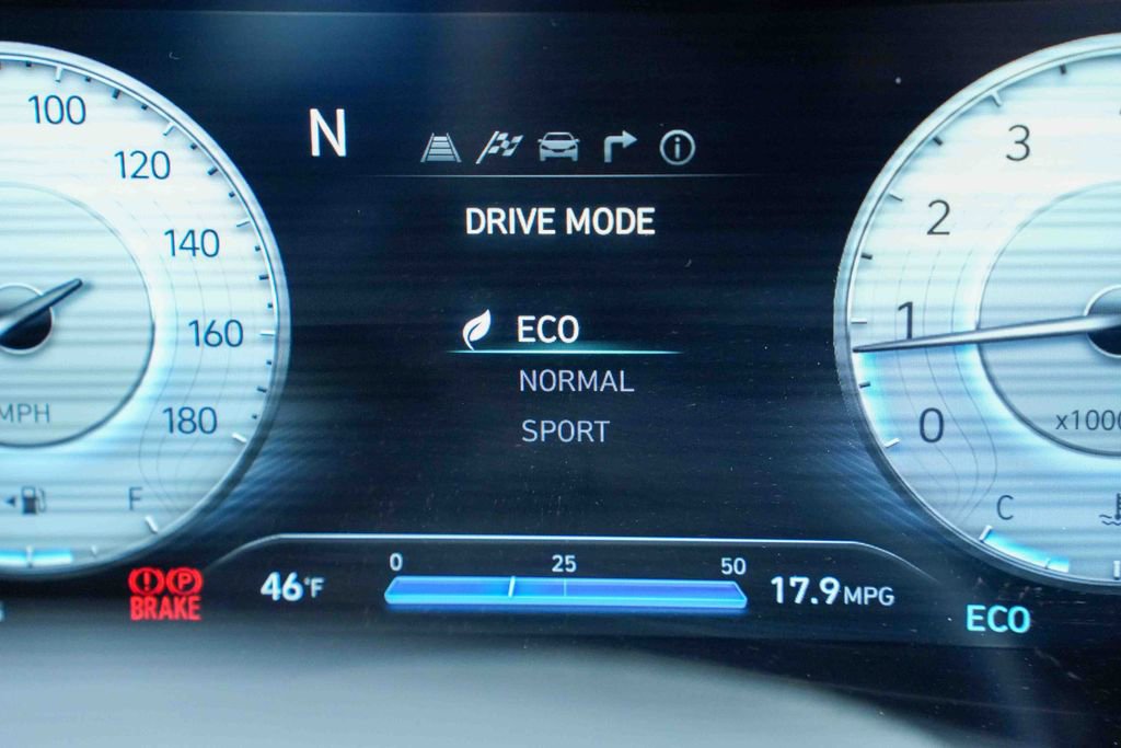 Used 2025 Hyundai Elantra N image 44