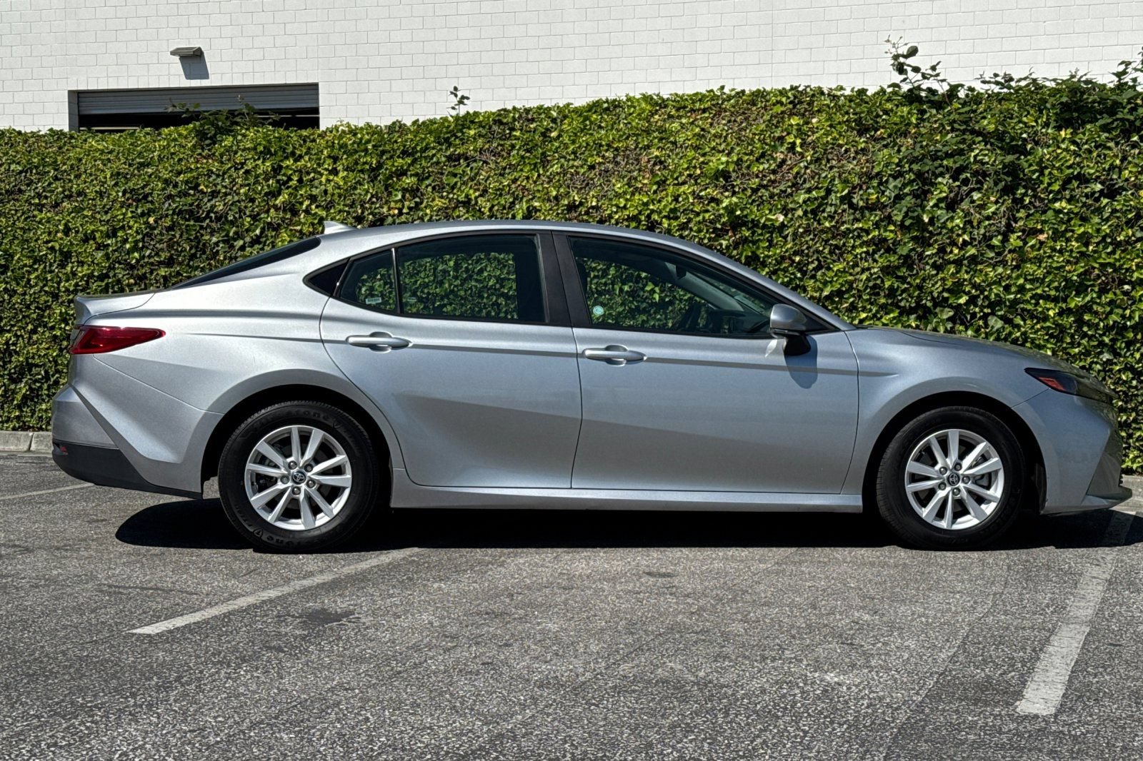 Used 2025 Toyota Camry LE FWD image 3