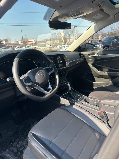 Certified 2024 Volkswagen Jetta SE w/ Panoramic Sunroof Package image 22