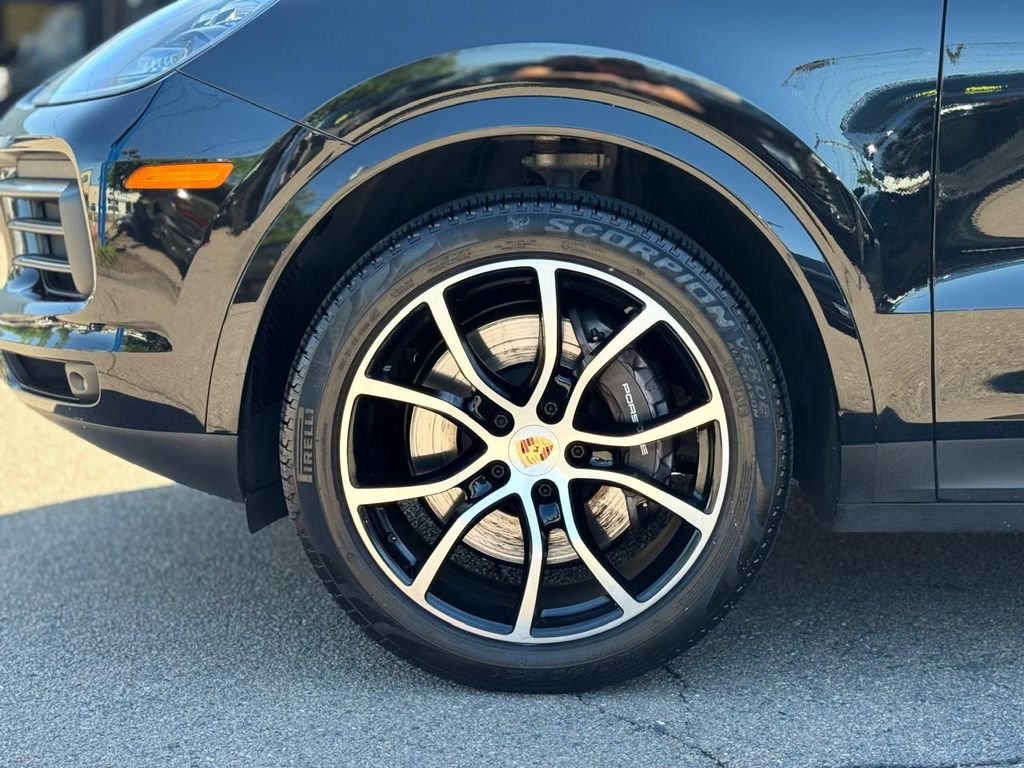 Used 2023 Porsche Cayenne Platinum Edition AWD/4WD image 11