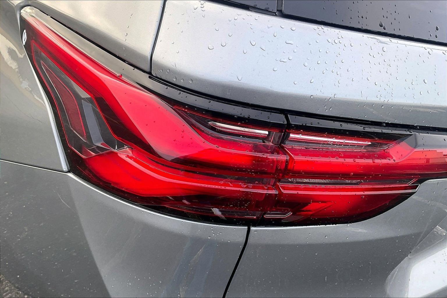 Used 2024 Chevrolet Traverse Premier w/ Redline Edition image 25