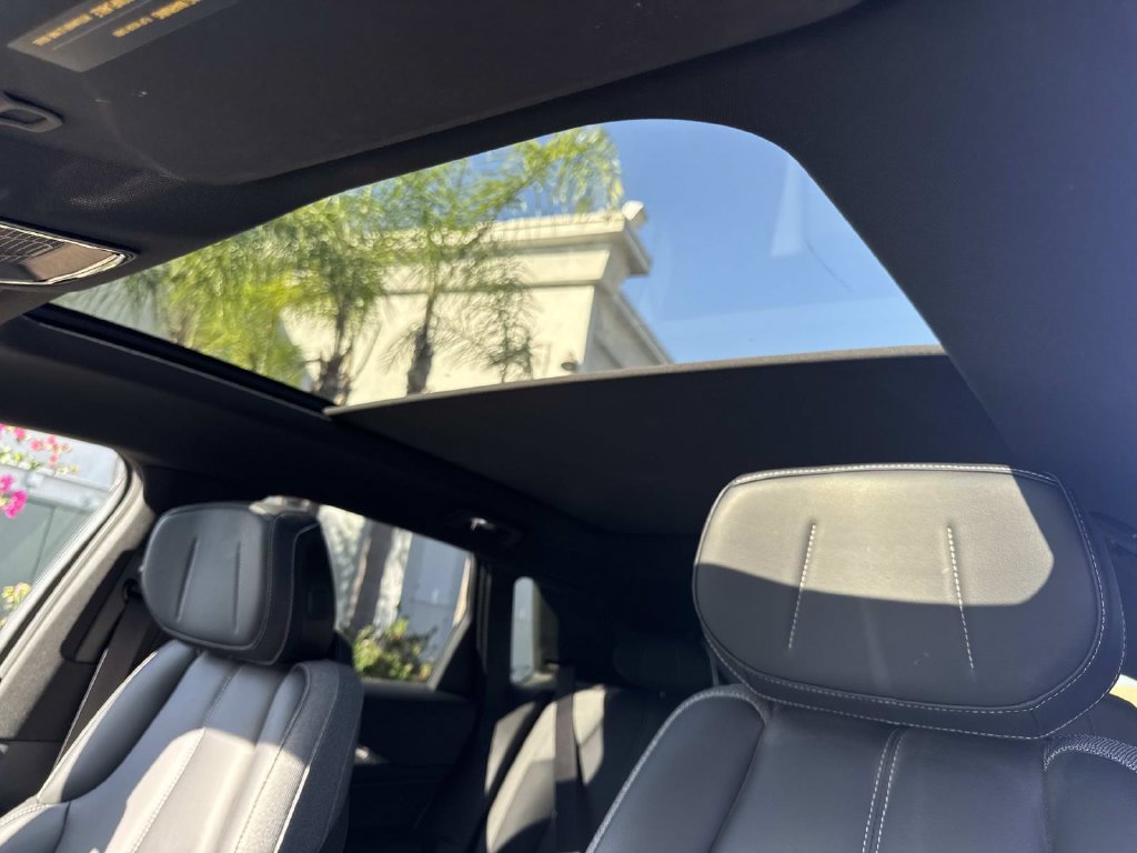 Used 2024 Cadillac Lyriq Tech RWD image 23