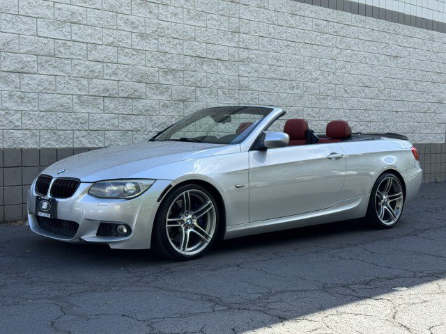 Used 2013 BMW 335is Convertible w/ Premium Pkg RWD image 12