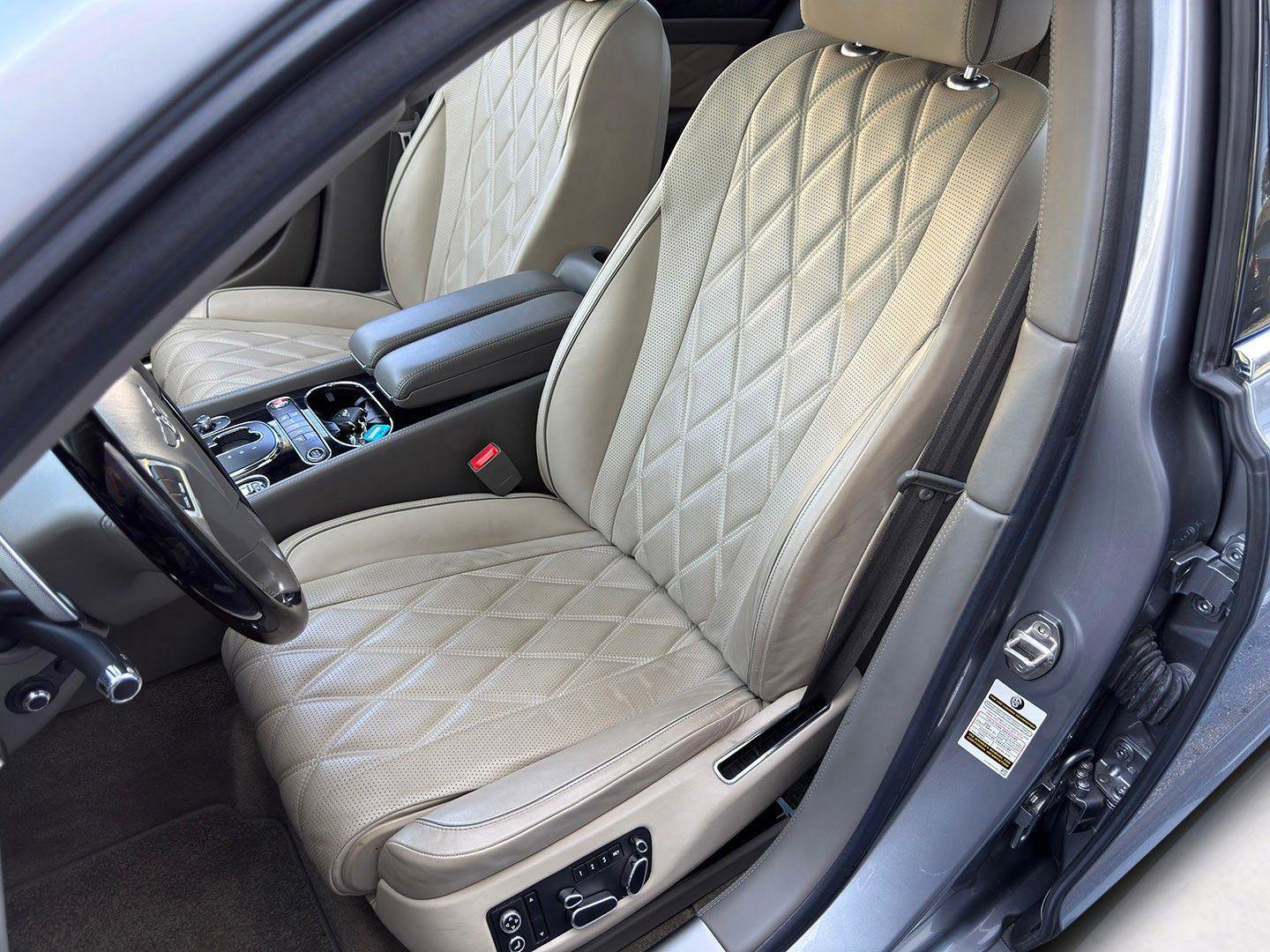 Used 2016 Bentley Flying Spur W12 image 37