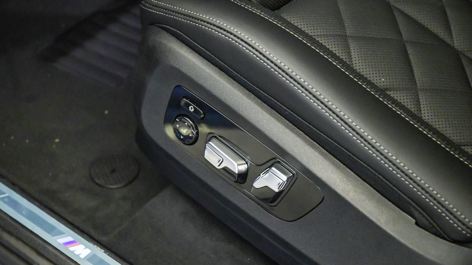 New 2026 BMW X5 xDrive50e AWD/4WD image 25