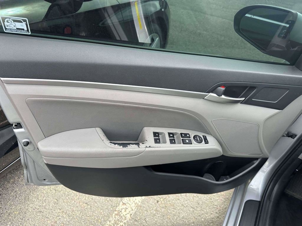 Used 2020 Hyundai Elantra SEL FWD image 13