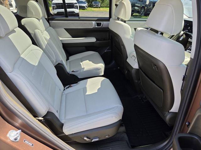 Used 2025 Hyundai Santa Fe Calligraphy FWD image 15