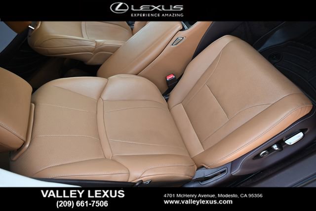 Used 2019 Lexus LS 500 w/ Accessory Package (Z2) RWD image 18