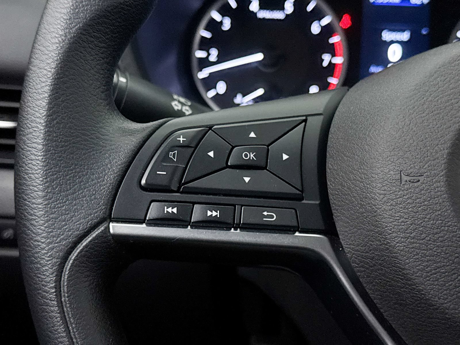 Used 2023 Nissan Sentra S FWD image 30