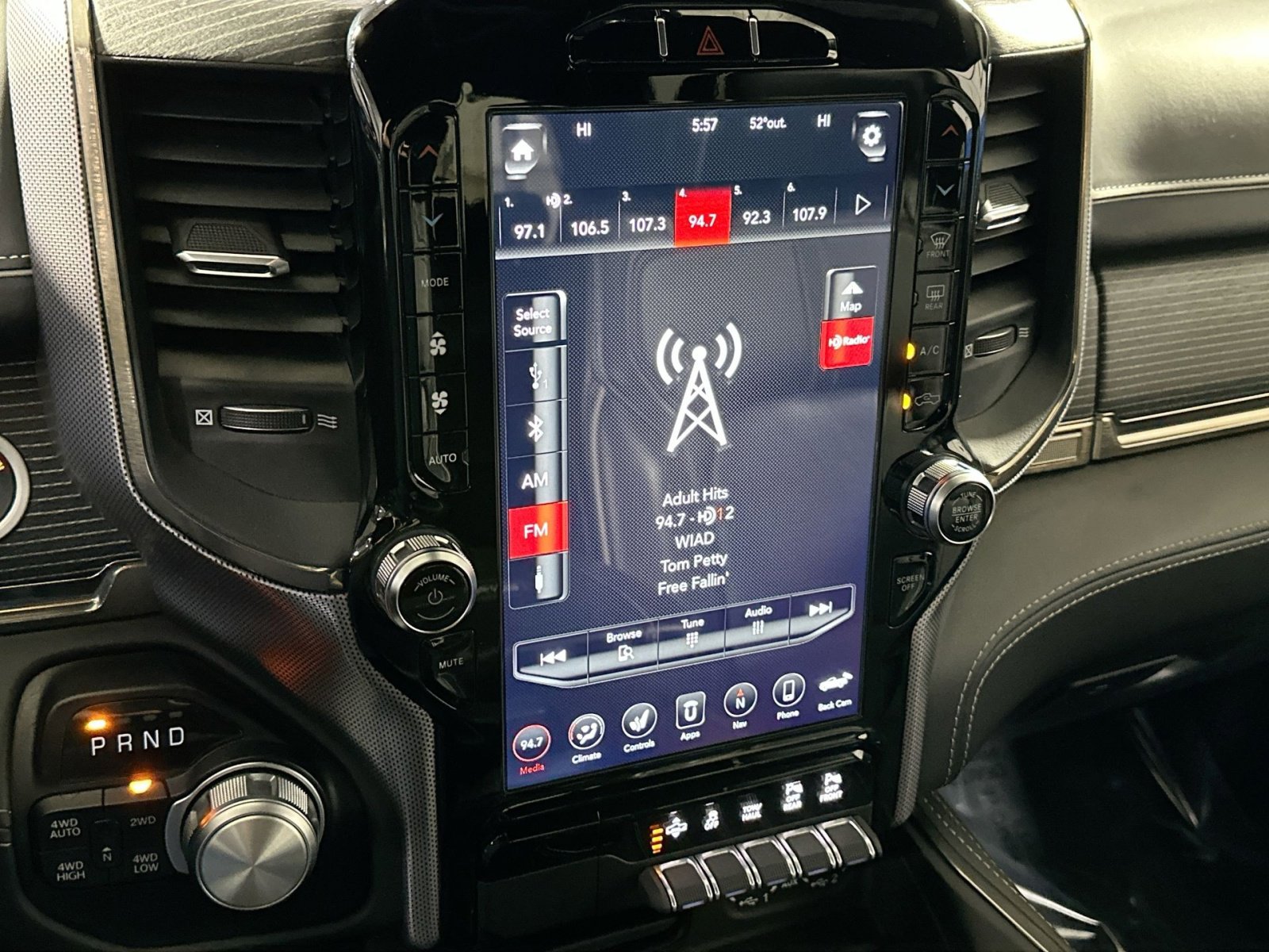 Used 2021 RAM 1500 Limited w/ Body Color Bumper Group image 22