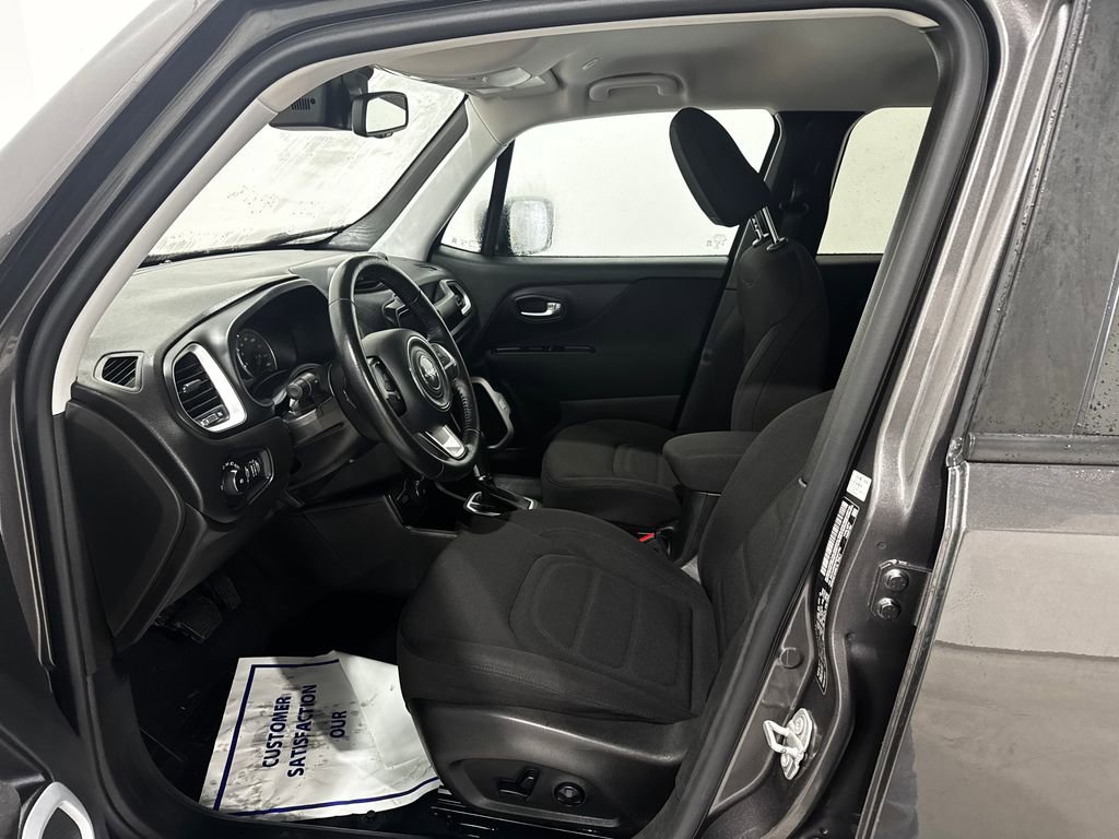 Used 2021 Jeep Renegade Latitude w/ Convenience Group image 16