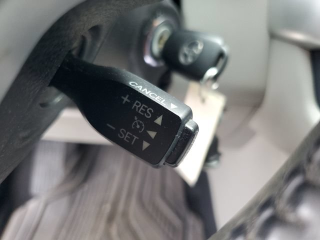 Used 2016 Toyota Highlander Plus FWD image 13