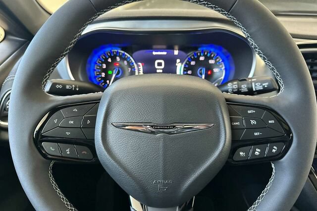 New 2025 Chrysler Pacifica Limited AWD/4WD image 20