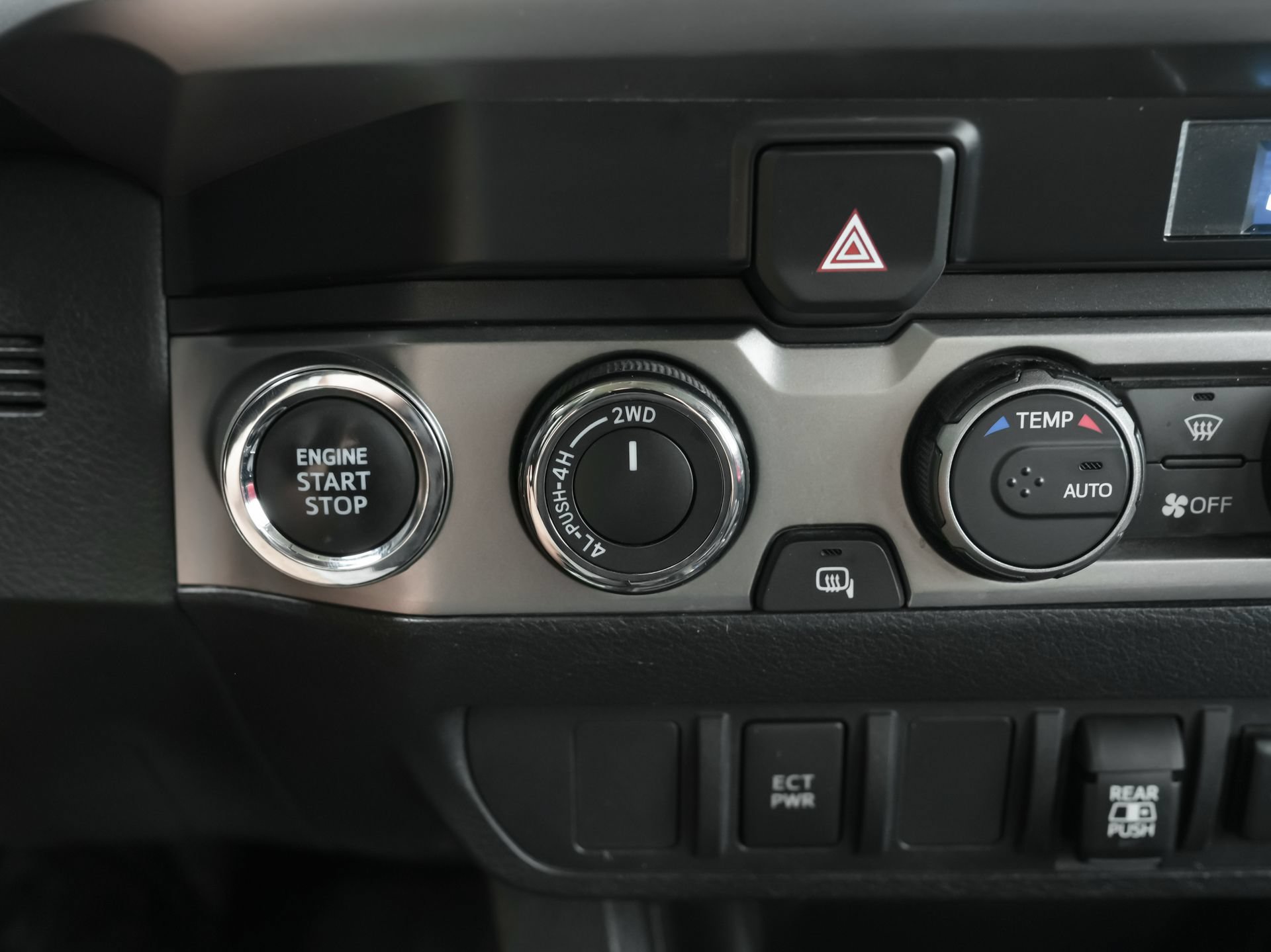 Used 2023 Toyota Tacoma SR5 AWD/4WD image 16
