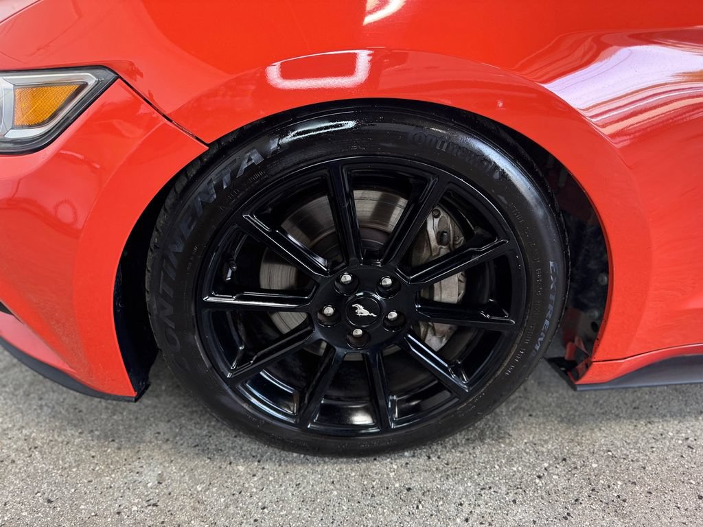 Used 2016 Ford Mustang GT Premium w/ Black Accent Package RWD image 23