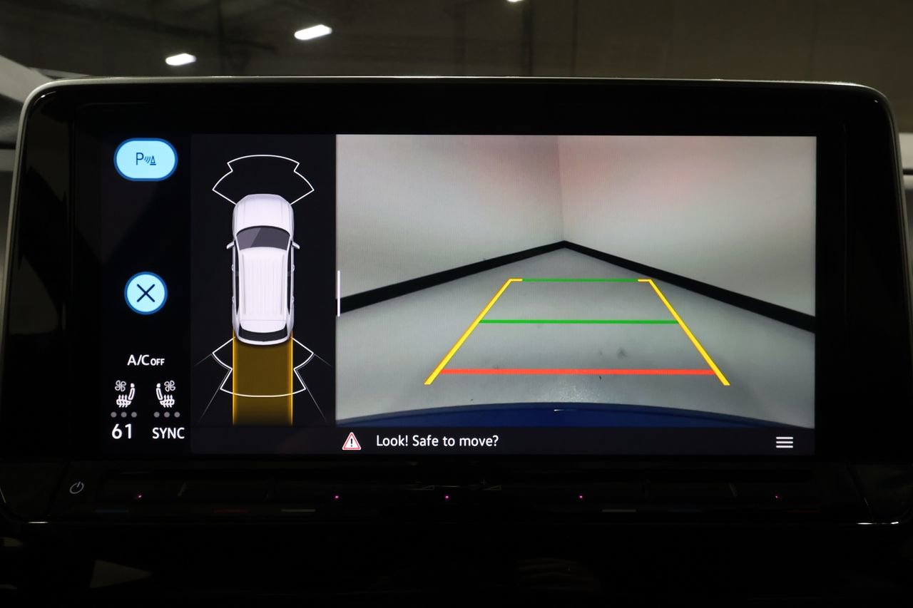 Used 2025 Volkswagen Atlas Cross Sport SE image 13