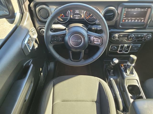 Used 2023 Jeep Gladiator Willys image 14