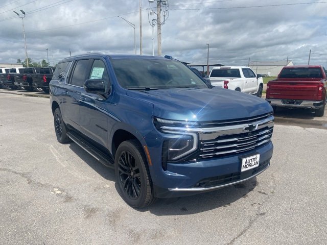 New 2025 Chevrolet Suburban Premier image 8