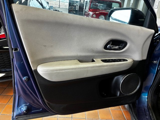 Used 2016 Honda HR-V EX image 17