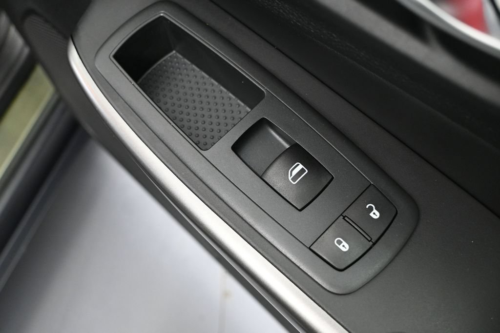 Used 2020 Jeep Cherokee Sport w/ Cold Weather Group AWD/4WD image 35