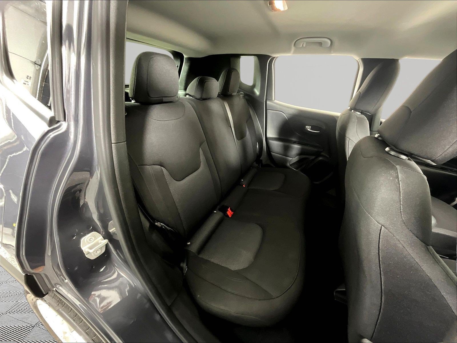 Used 2023 Jeep Renegade Latitude AWD/4WD image 20