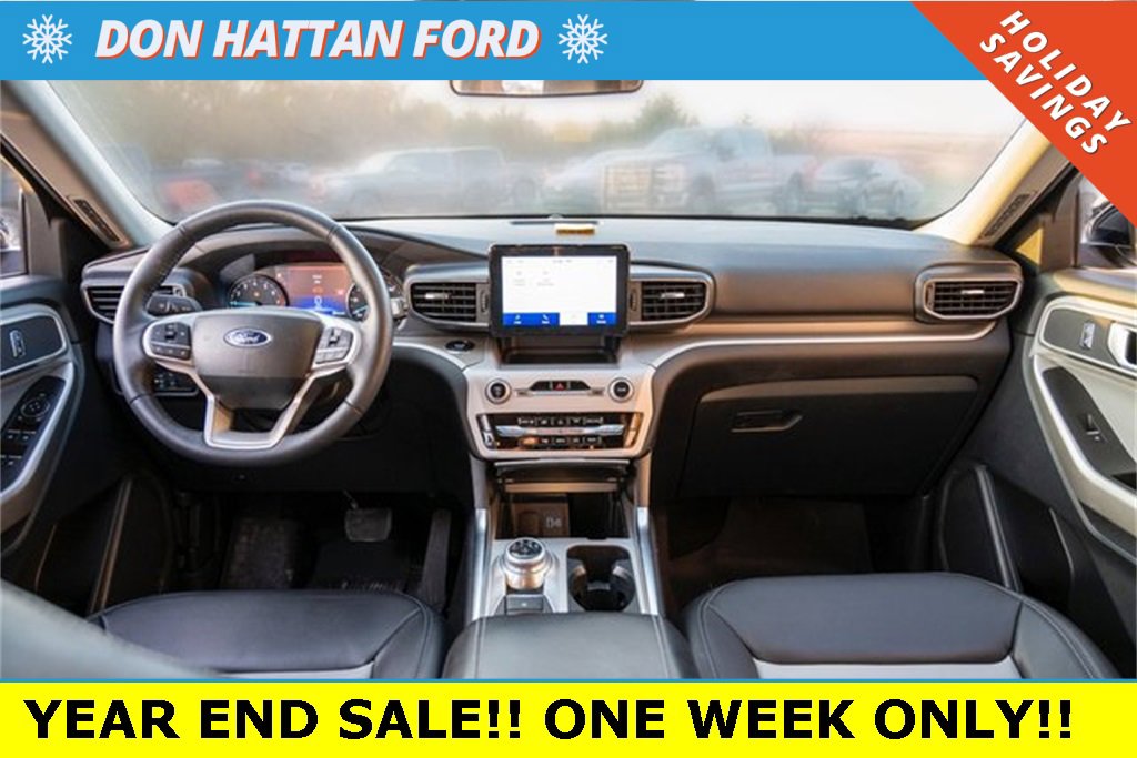 Used 2023 Ford Explorer XLT w/ Equipment Group 202A image 3