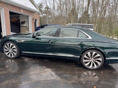 Used 2022 Bentley Flying Spur W12 image 7