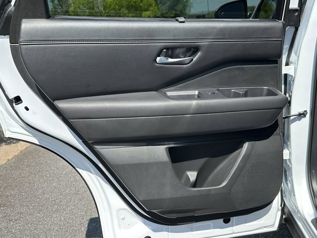 Certified 2025 Nissan Pathfinder Platinum AWD/4WD image 24
