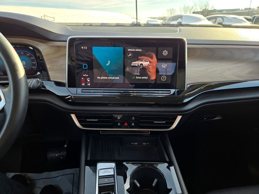 Used 2025 Volkswagen Atlas SE image 21