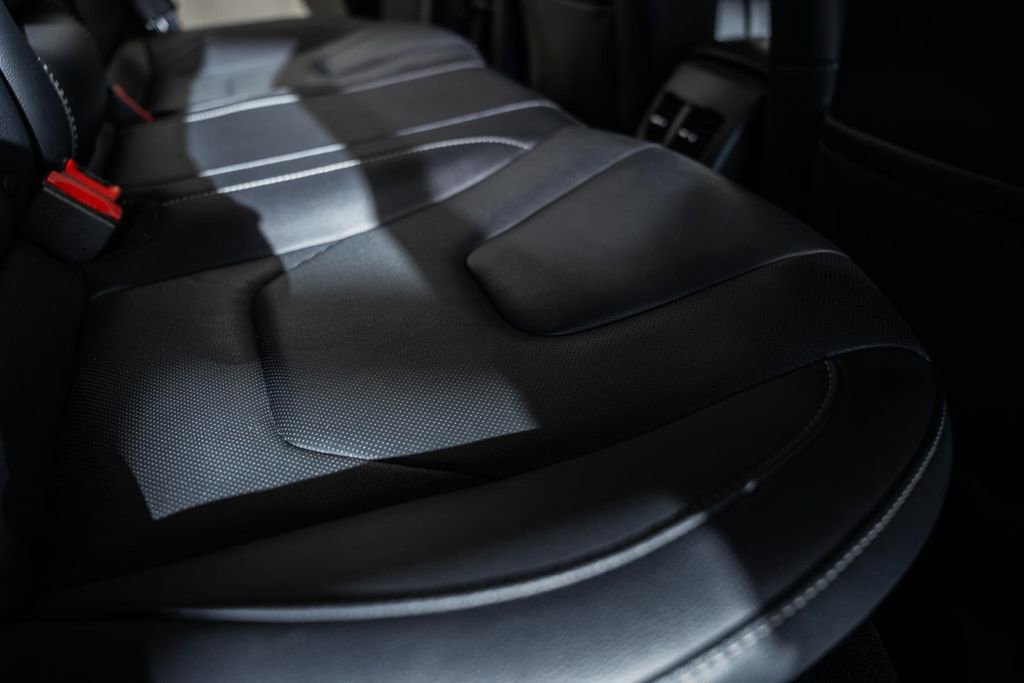 Used 2017 Ford Fusion Titanium image 31